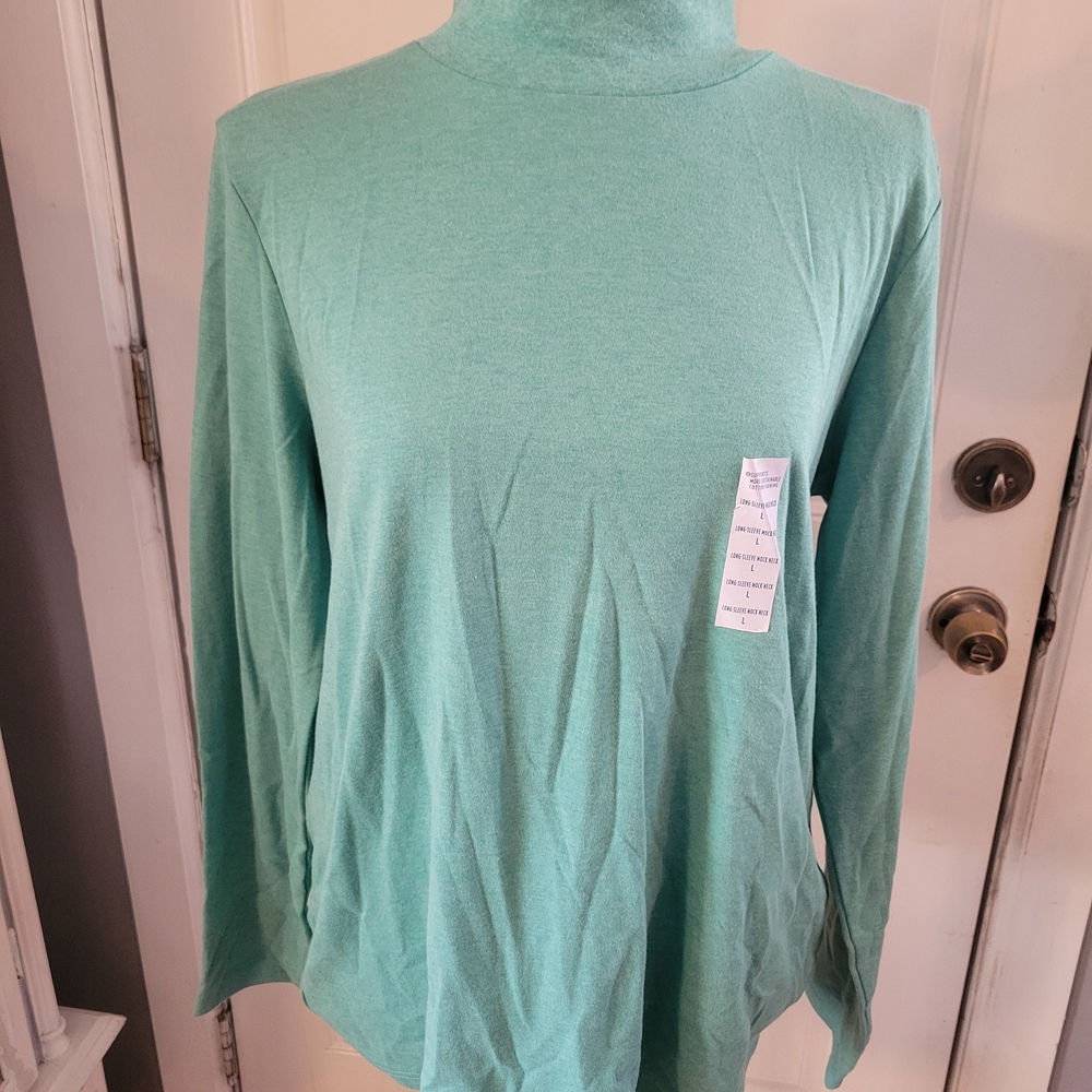 Croft & Barrow Light Green Long Sleeve Top